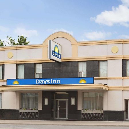 Days Inn By Wyndham Toronto East Beaches Esterno foto
