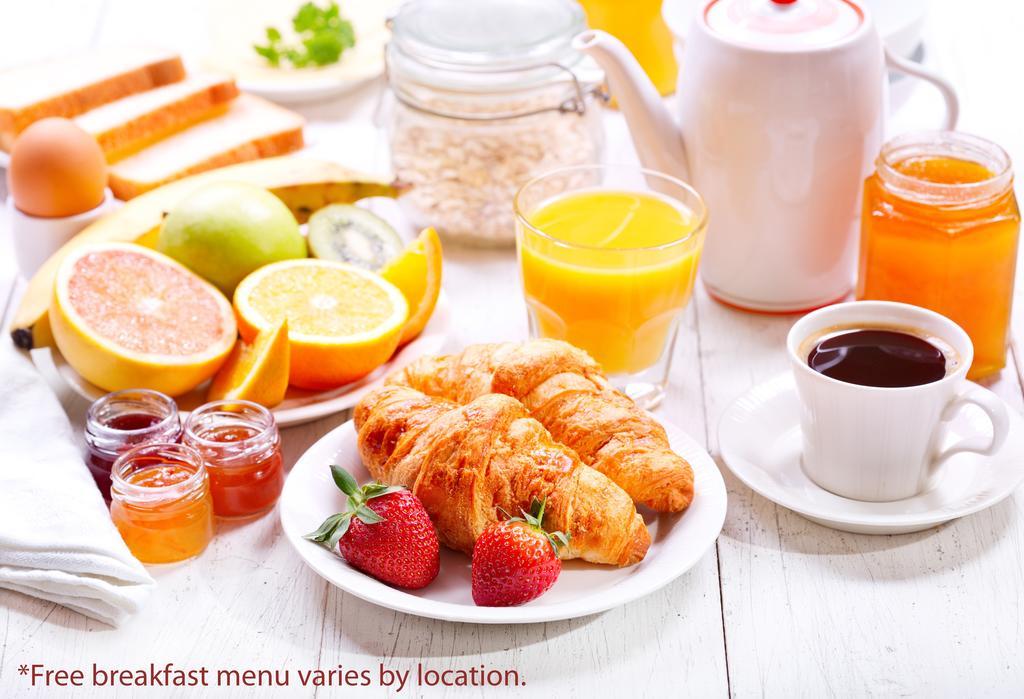 Days Inn By Wyndham Toronto East Beaches Esterno foto