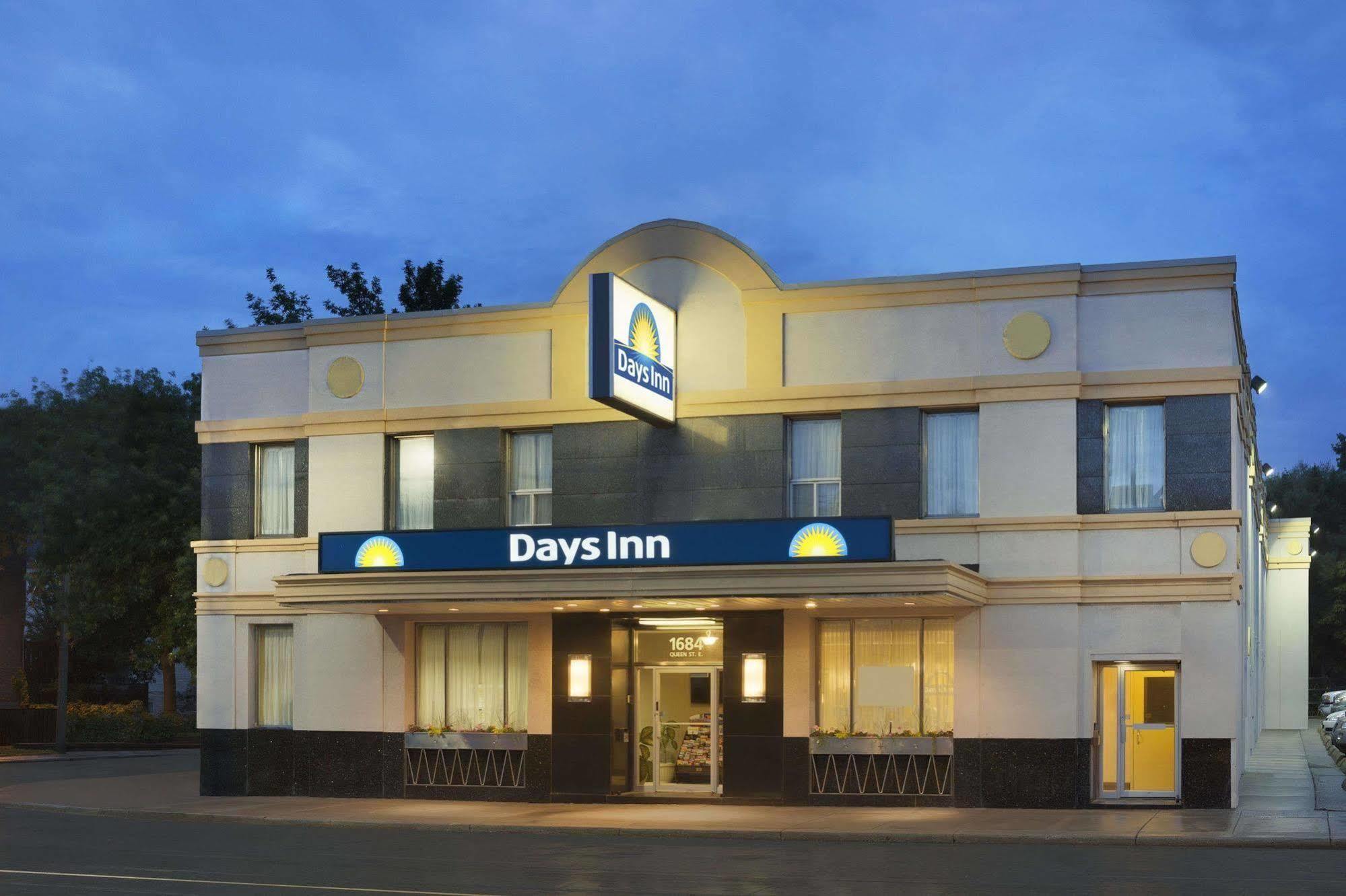 Days Inn By Wyndham Toronto East Beaches Esterno foto