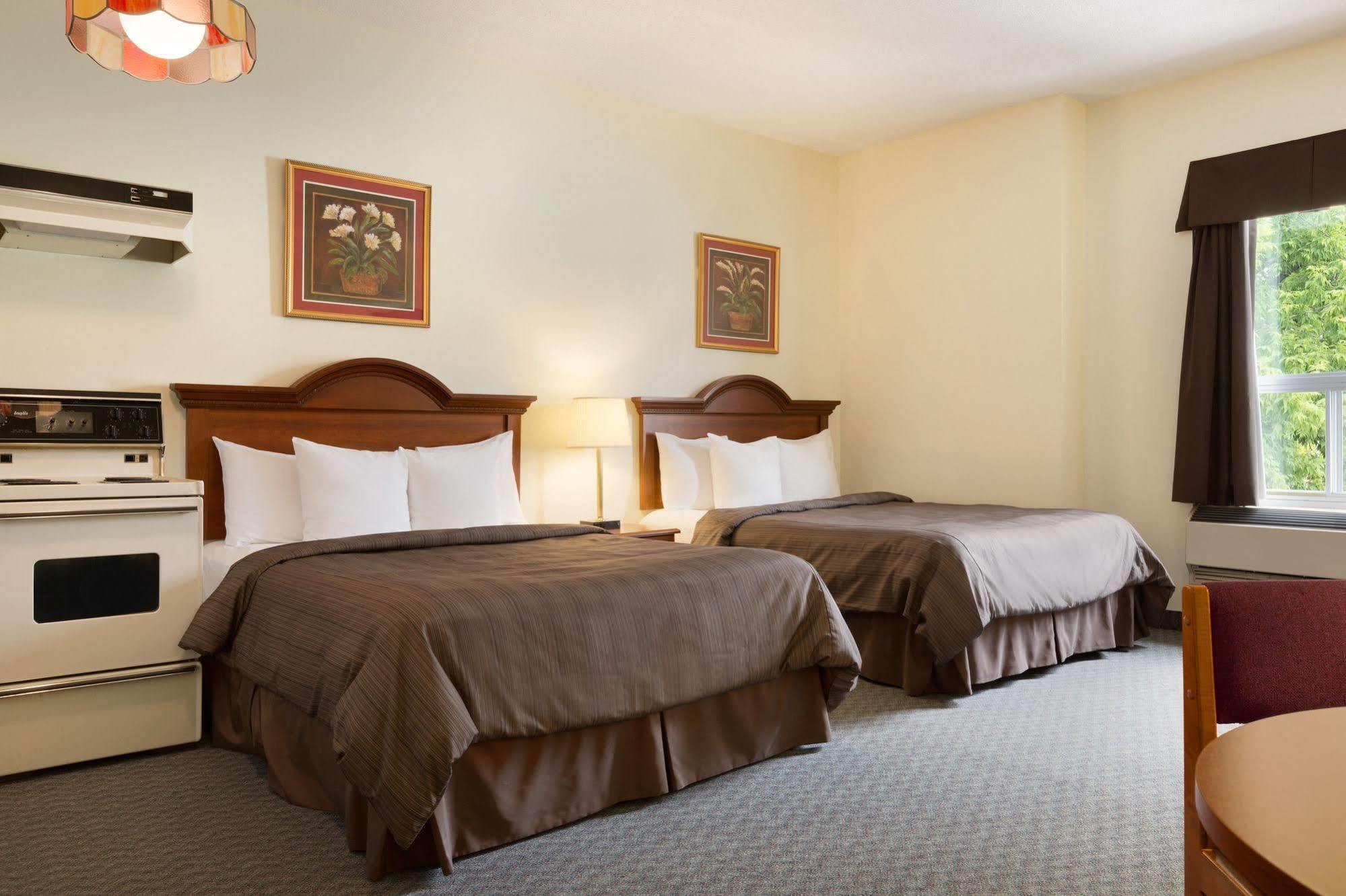 Days Inn By Wyndham Toronto East Beaches Esterno foto