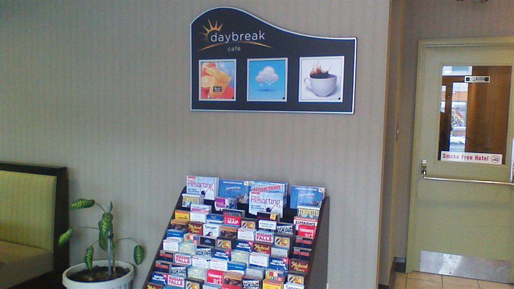 Days Inn By Wyndham Toronto East Beaches Esterno foto